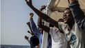 Během záchranné operace na místo později připlula i loď libyjské pobřežní stráže, která plavidlu nevládní organizace nařídila odplout do Španělska.