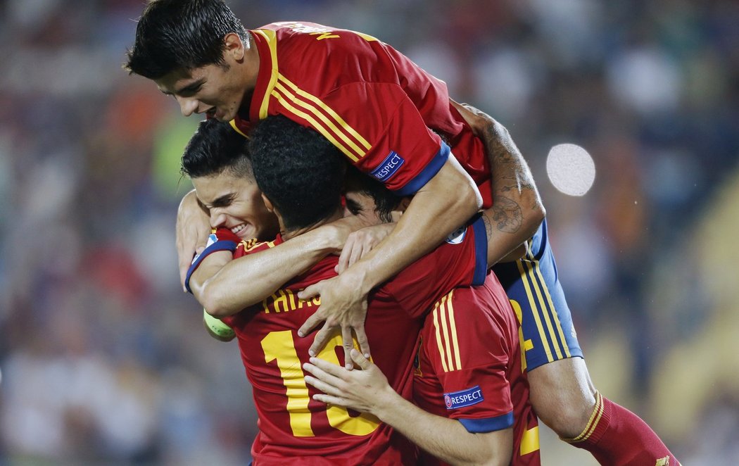 Fotbalisté Španělska porazili ve finále Itálii 4:2 a jsou mistry Evropy do 21 let.