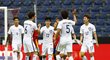 Fotbalisté Jižní Korey se radují po gólu se Španělskem