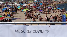 Obležené pláže koronaviru navzdory: I takhle to v Barceloně v létě vypadá pandemii navzdory (červenec 2020)