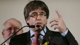 Puigdemont je připraven jednat s Rajoyem. Kdekoli kromě Španělska