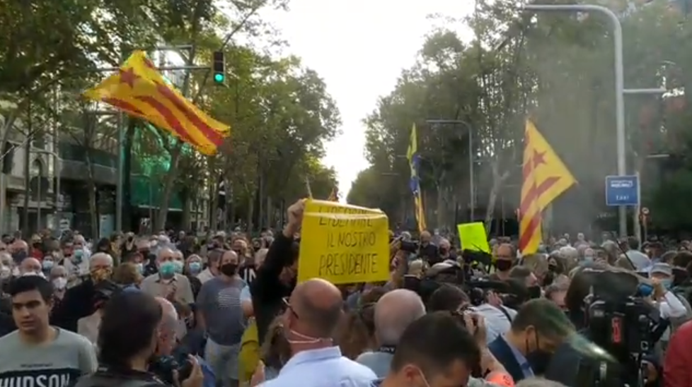 Zadržení Puigdemonta na Sardinii vyvolalo také protesty lidí