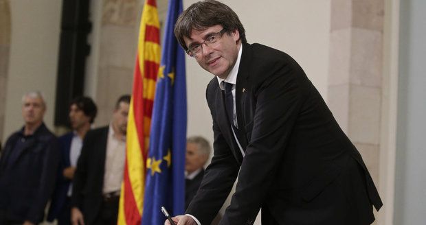 Zmatek ve Španělsku: Vyhlásilo Katalánsko nezávislost? Odpověď chce i Španělsko