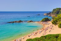 Tragédie ve Španělsku: Na pláži zemřela za záhadných okolností česká turistka, druhá bojuje o život