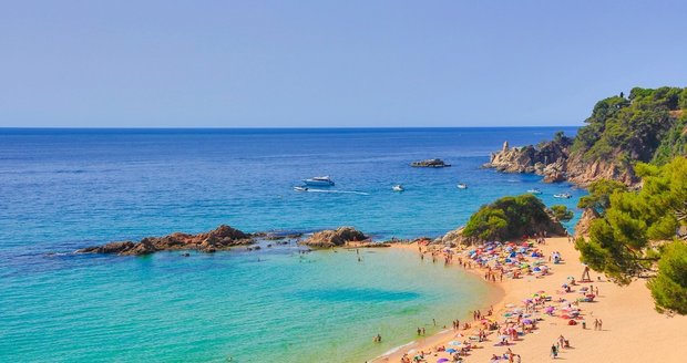 K úmrtí české turistky došlo na pláži v letovisku Lloret de Mar