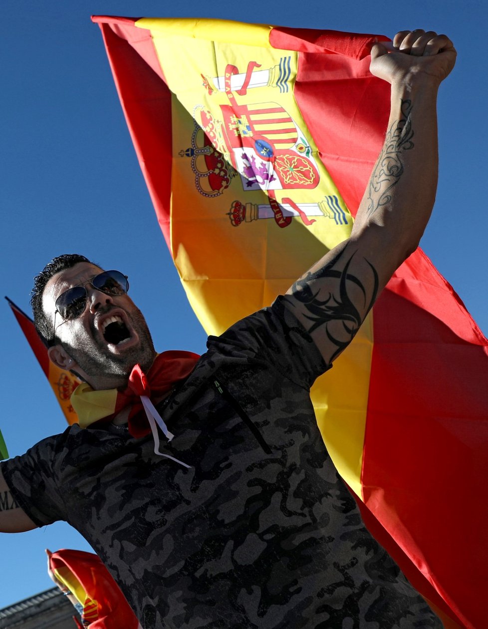 Tisíce lidí se v sobotu shromáždily v centru Madridu na demonstraci za jednotu Španělska.