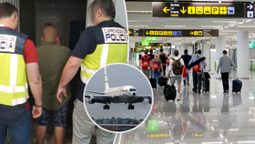 Útočník na letišti na Mallorce nožem pobodal mladíka.