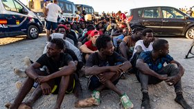 Příchod migrantů z Maroka: Chaos v ulicích Ceuty (1.8. 2026)