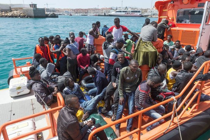 Uprchlíky mířící do EU po moři v roce 2018 nejčastěji přijímalo Španělsko