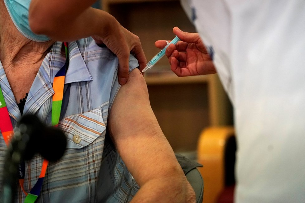 Očkování proti covidu-19 vakcínou od společností Pfizer/BioNTech ve Španělsku (30. 12. 2020)
