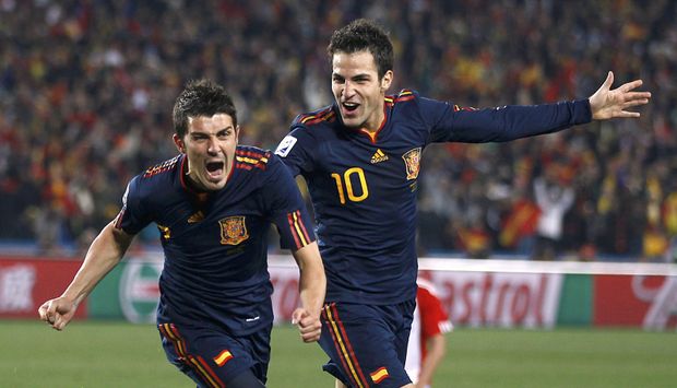 David Villa oslavuje gól do sítě Paraguaye. David Villa oslavuje gól do sítě Paraguaye.