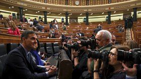 Španělští poslanci nepodpořili vládní návrh rozpočtu na letošní rok, když hlasovali pro několik dodatků, které předložila opozice a několik nacionalistických stran. Podle místních médií je tak skoro jisté, že zemi čekají předčasné volby (13.2.2019)
