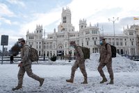 Půlmetrová nadílka, -10 °C a kolaps dopravy: Madrid čelí největšímu přívalu sněhu za 50 let
