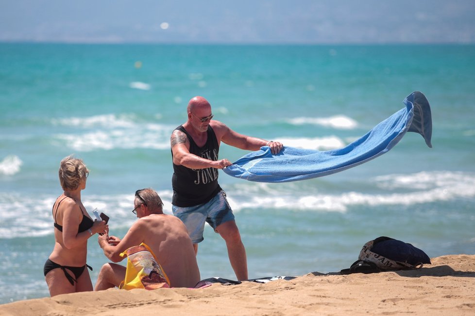 Jako první se v rámci pilotního projektu na Mallorcu vrátili turisté z Německa (18. 6. 2020).