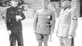 Franco (na snímku uprostřed) při setkání s italským Ducem Benitem Mussolinim.