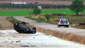 Ničivé záplavy na jihu Španělska si vyžádaly tisíce evakuovaných i mrtvé