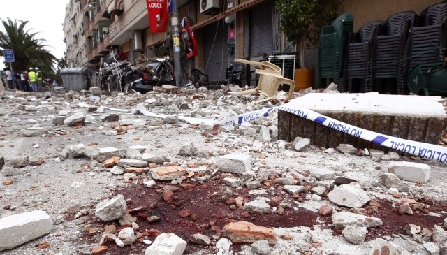 Zemětřesení strhlo několik desítek budov, nejvíc řádilo ve městě Lorca