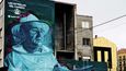 Posledních 100 km do Santiaga cestu zpříjemňuje několik děl stylu street art od umělce Mon Devane. Božího včelaře uvidíte v Melide.