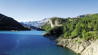 Těžký život v Pyrenejích aneb Vesnice, které lidé opustili Těžký život v Pyrenejích aneb Vesnice, které lidé opustili