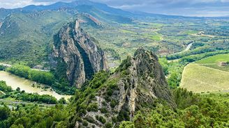 Půvabná krajina s vůní vína. To je provincie La Rioja na severu Španělska Půvabná krajina s vůní vína. To je provincie La Rioja na severu Španělska