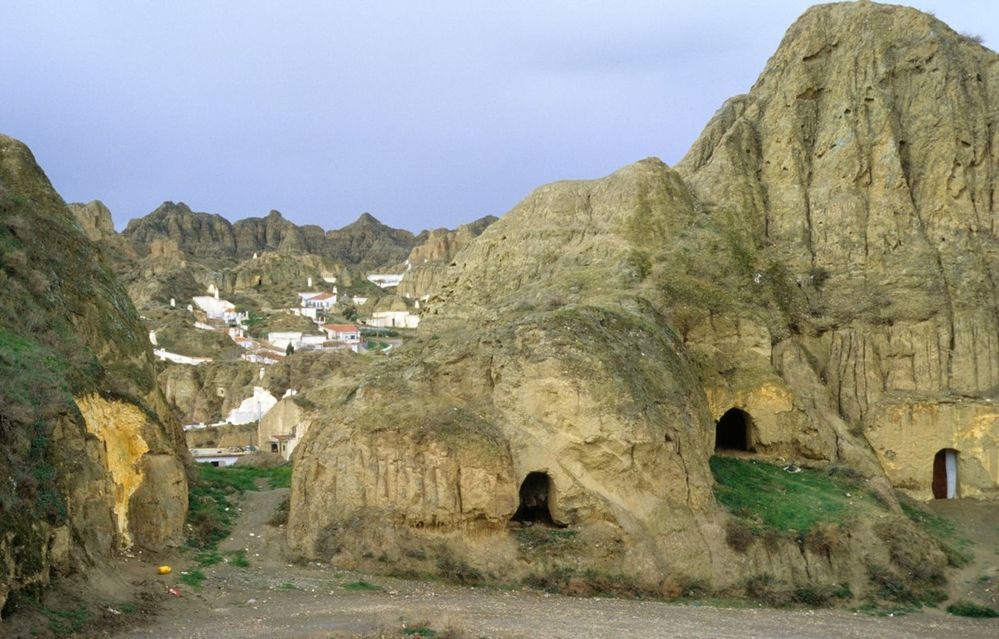 Jak se žije v jeskyni aneb Návštěva skalních obydlí u španělského městečka Guadix