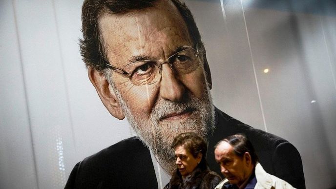 úřadující španělský premiér Mariano Rajoy na volebním plakátu