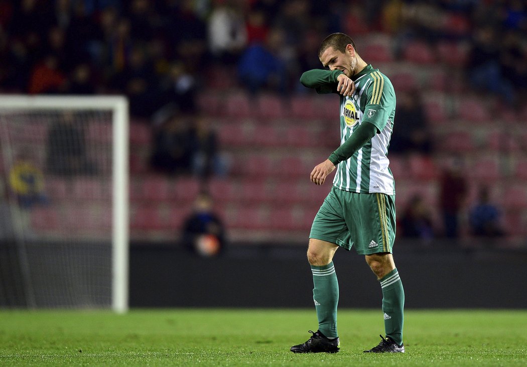 Záložník Bohemians 1905 David Bartek dostal na Spartě červenou kartu už v prvním poločase