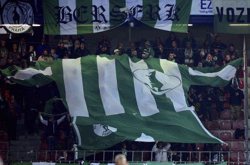 Věrní fanoušci Bohemians 1905 na Letné