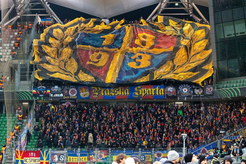 Svědectví sparťana z kotle ve Varšavě: Stahovali nám kalhoty, bitka už ve městě Svědectví sparťana z kotle ve Varšavě: Stahovali nám kalhoty, bitka už ve městě