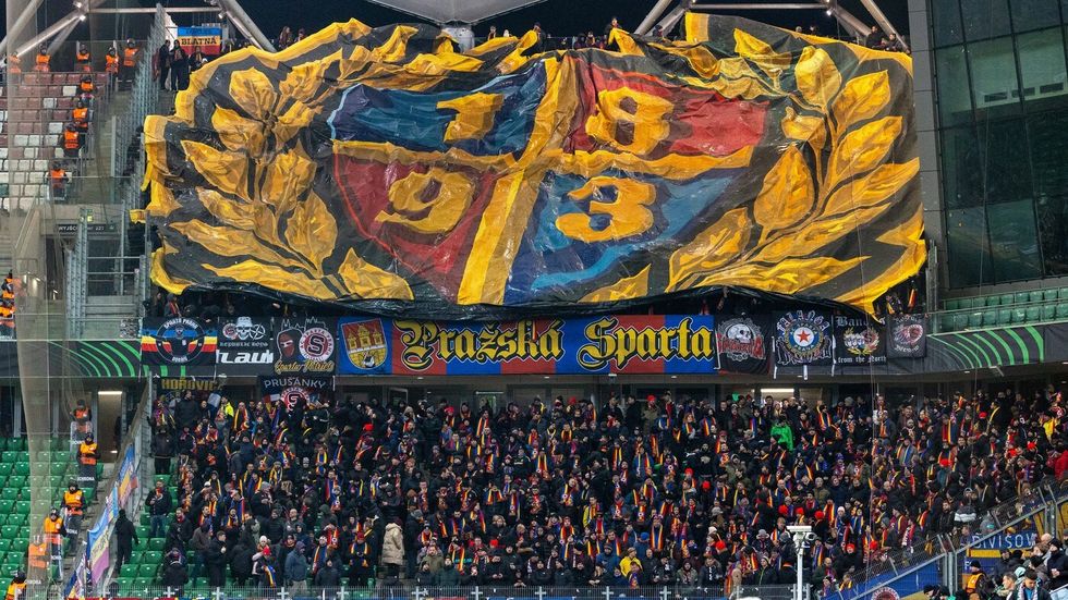 Sparťanské choreo během utkání s Legií