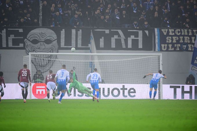 ONLINE: Craiova - Sparta 0:0. Penalta po dlouhém přezkumu, domácí ale neproměnili ONLINE: Craiova - Sparta 0:0. Penalta po dlouhém přezkumu, domácí ale neproměnili