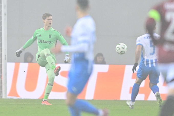 ONLINE: Craiova - Sparta 0:0. Vindahl zasahuje po velké chybě Ševínského ONLINE: Craiova - Sparta 0:0. Vindahl zasahuje po velké chybě Ševínského