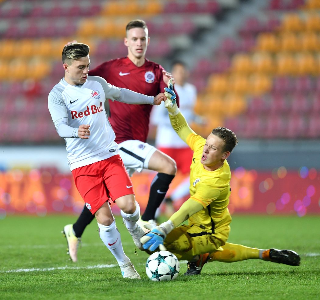 Sparťanský gólman Hugo Jan Bačkovský se Salcburkem čtyřikrát inkasoval