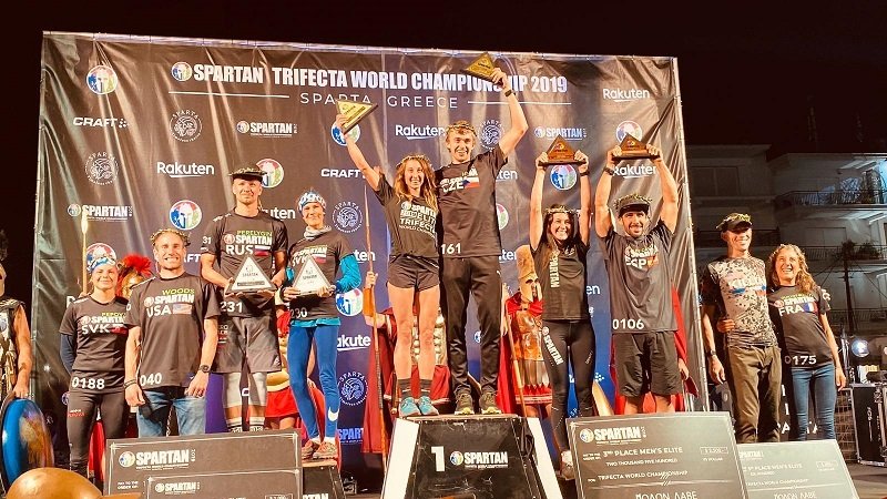 Závěrečný ceremoniál a ocenění nejlepších závodníků tzv. Trifecta víkendu Spartan Race 2019 v řecké Spartě