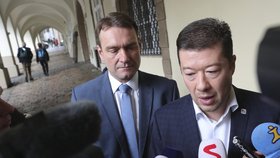 Zástupci SPD Okamura a Fiala vyrazili na jednání s ANO.