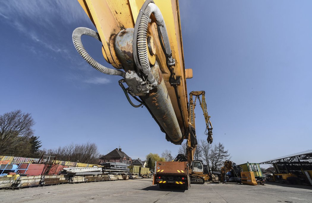 Speciál Liebherr 984C