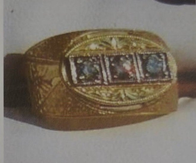 Tento prsten ze žlutého zlata v odhadované hodnotě 18 tisíc korun se policistům nalézt nepodařilo.