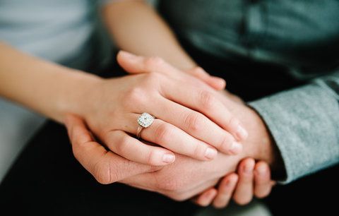 Na co si dát pozor při výběru zásnubního prstenu a jaké jsou aktuální „blyštivé trendy“?