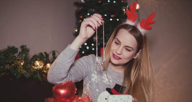 Šperk pod stromeček jako dárek? Vybírejte podle typu pleti Jaký šperk vybrat podle typu pleti?