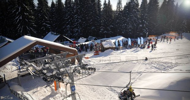 Sezona na Špičáku: Skipasy podraží, ale je tu nové zázemí pro lyžaře