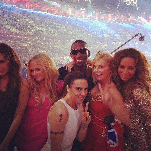 Šanci vyfotit se se Spice Girls využil i britský hip hopový zpěvák Tinie Tempah.