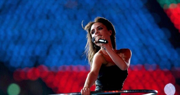 Victoria nedávno vystoupila na Slavnostním ukončení Olympijských her v Londýně s bývalou dívčí skupinou Spice Girls a opravdu jí to slušelo