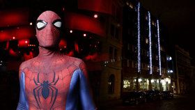 Zloděj »Spider-Man« vykradl 14 domácností: Do bytů lezl po hromosvodech nebo ze střechy
