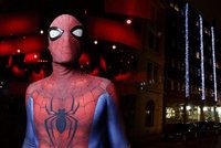 Zloděj »Spider-Man« vykradl 14 domácností: Do bytů lezl po hromosvodech nebo ze střechy