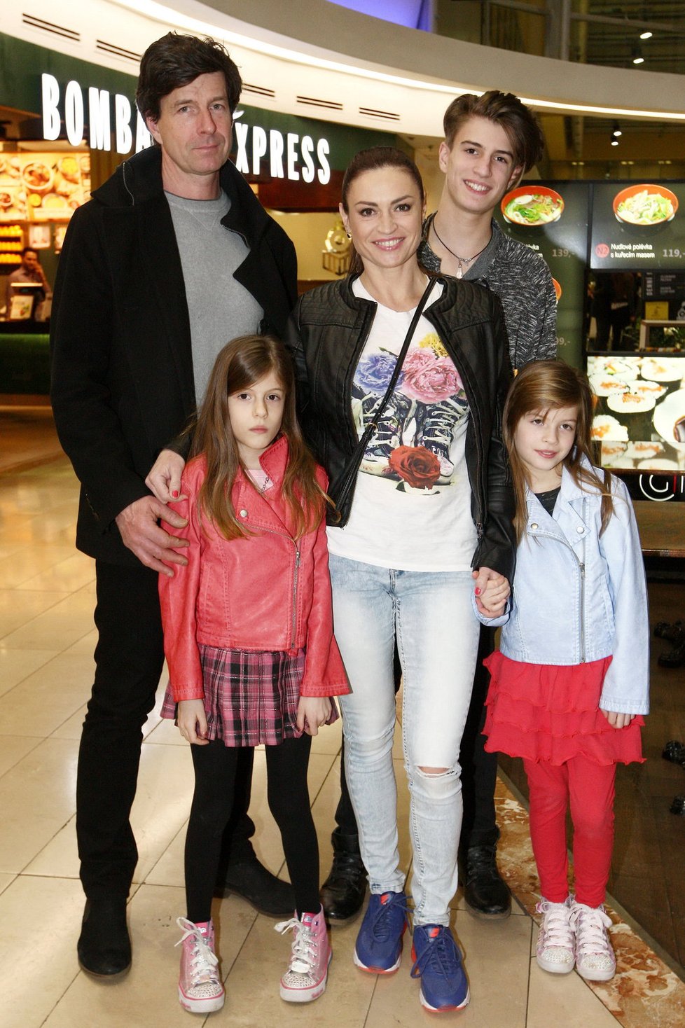 Cvičitelka Hanka Kynychová s manželem a třemi dětmi