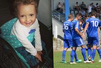 Patrikovi (2) odumírá svalstvo! Dávka jediného účinného léku stojí 2 miliony! Mladí fotbalisté Sigmy věnují peníze z lístků