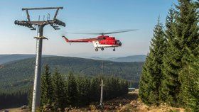 Výstavba nové čtyřsedačkové lanovky z Horních Míseček na Medvědín ve Špindlerově mlýně. 