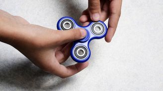 Fidget spinner je hitem dneška, přitom nejde o nic nového. Patent na hračku už dokonce propadnul