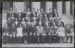 Na fotce třídy brněnského katolického gymnázia sedí Božena Hauserová po boku Jaroslava Budlovského (vpravo dole). Tehdy jim bylo kolem 13 let. Foto 02 agentka detil