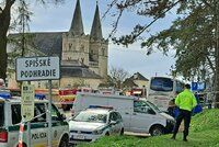 Autobus na Slovensku srazil deset lidí: Tři dívky zemřely! Další lidé jsou zranění